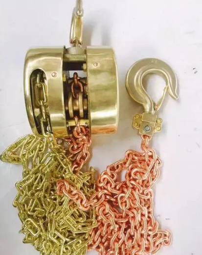 周邊存在易燃物時必須用防爆手拉葫蘆吊重